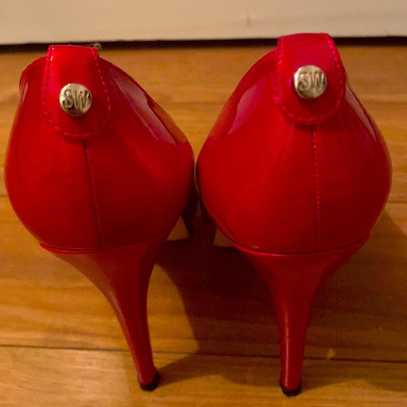 Stuart Weitzman patent leather pumps - excellent condition - Picture 3 of 8